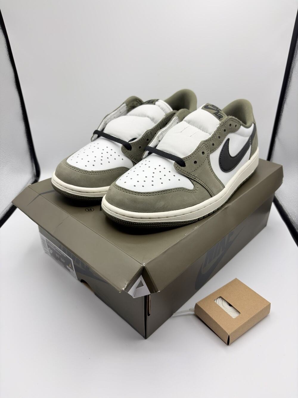 Nike Jordan Air Jordan 1 Retro Low OG Medium Olive Black HQ6998-200 Men 9.5 NIB